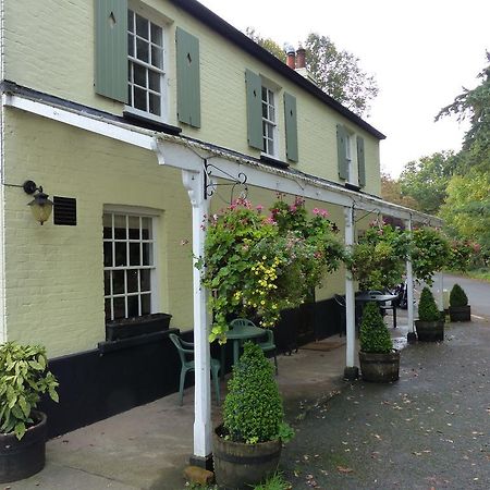 Englefield Green The Sun Inn חדר תמונה