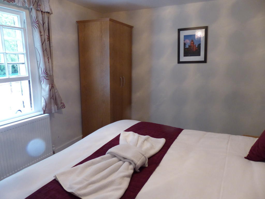 Englefield Green The Sun Inn חדר תמונה