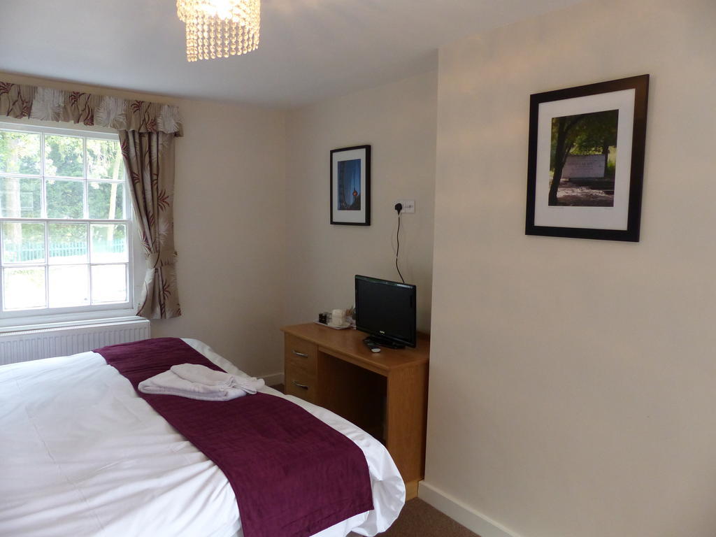 Englefield Green The Sun Inn חדר תמונה